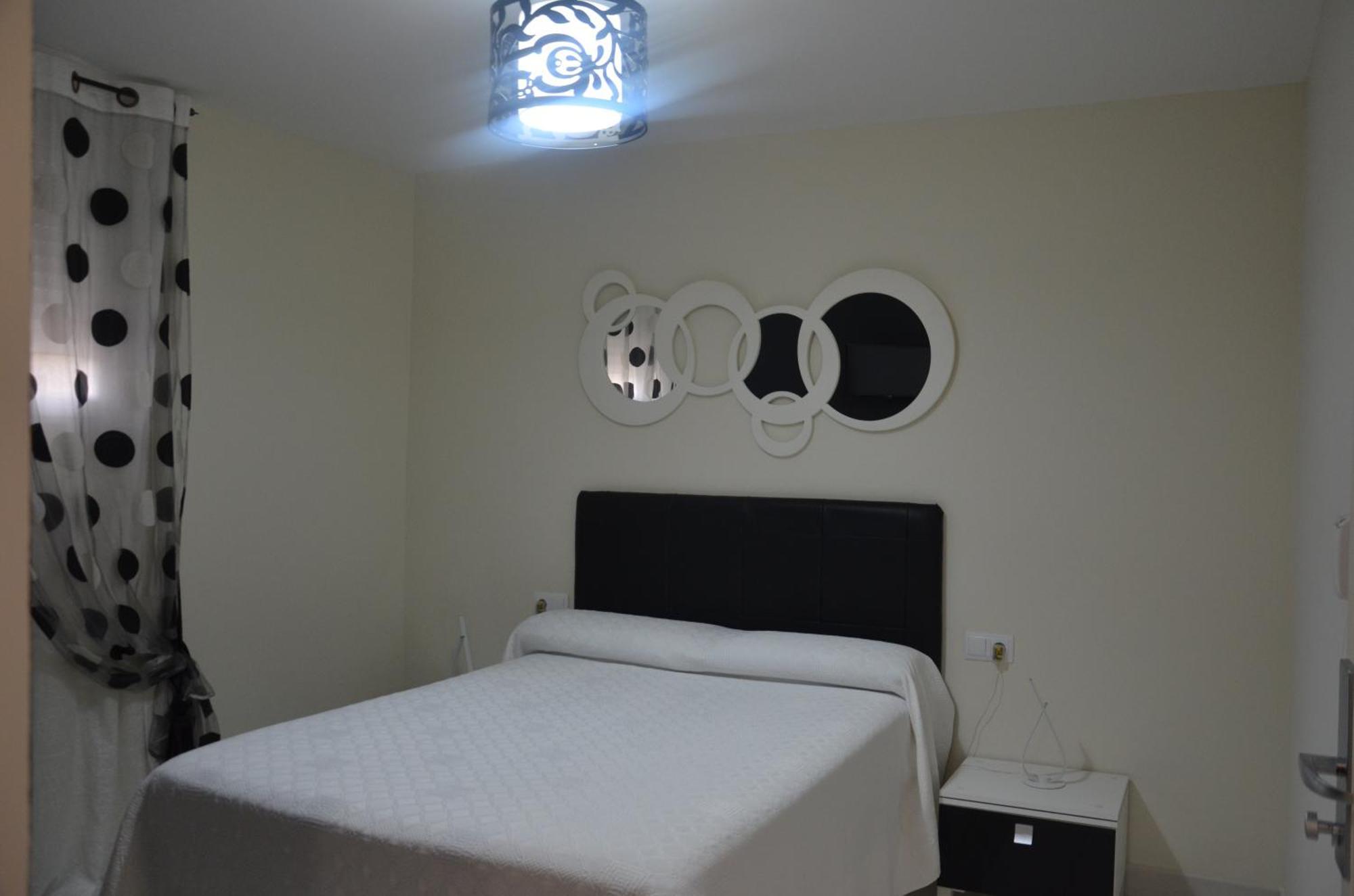 Hostal Mont Royal Alicante Ngoại thất bức ảnh