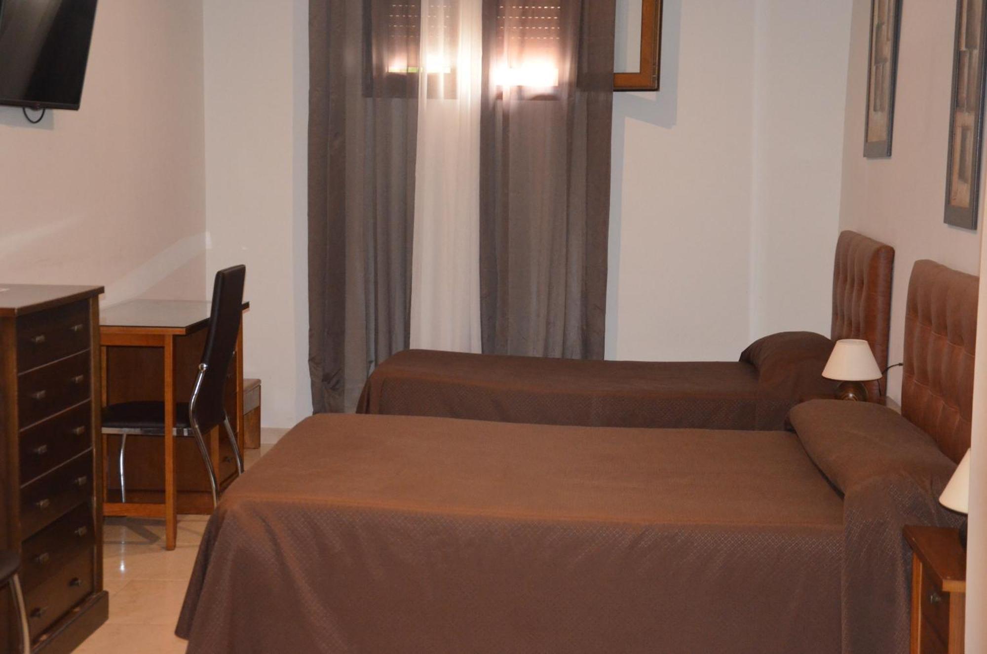 Hostal Mont Royal Alicante Ngoại thất bức ảnh