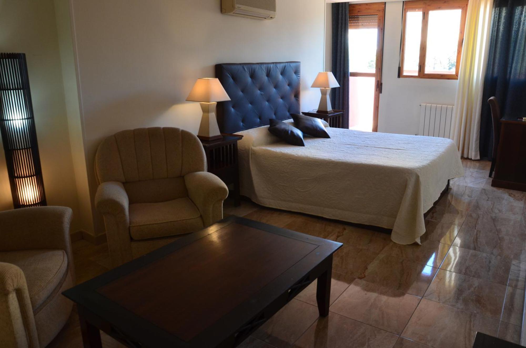 Hostal Mont Royal Alicante Ngoại thất bức ảnh