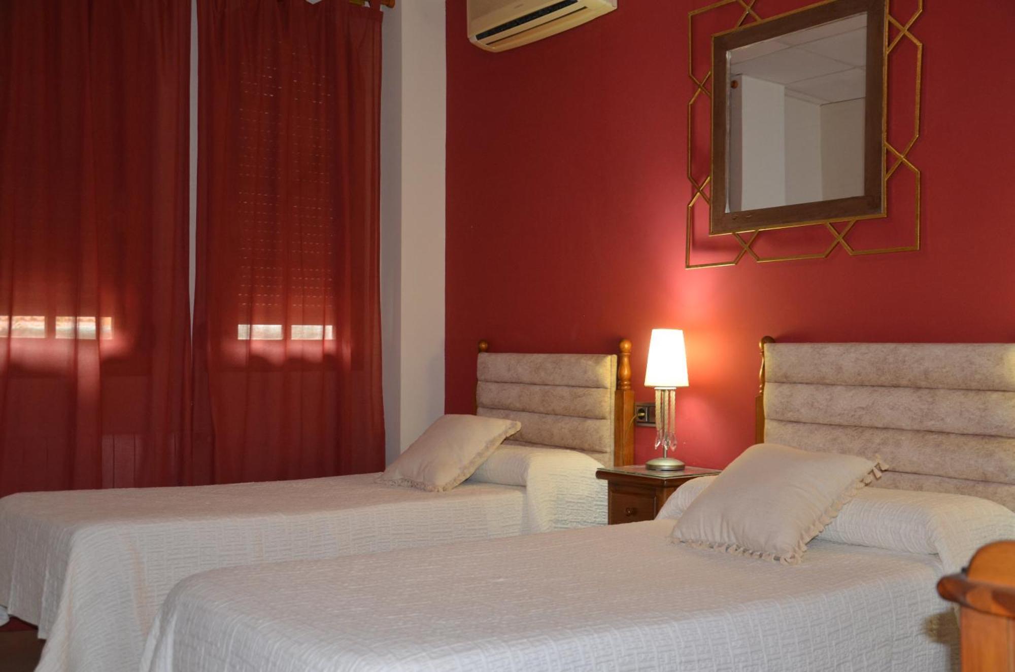 Hostal Mont Royal Alicante Ngoại thất bức ảnh