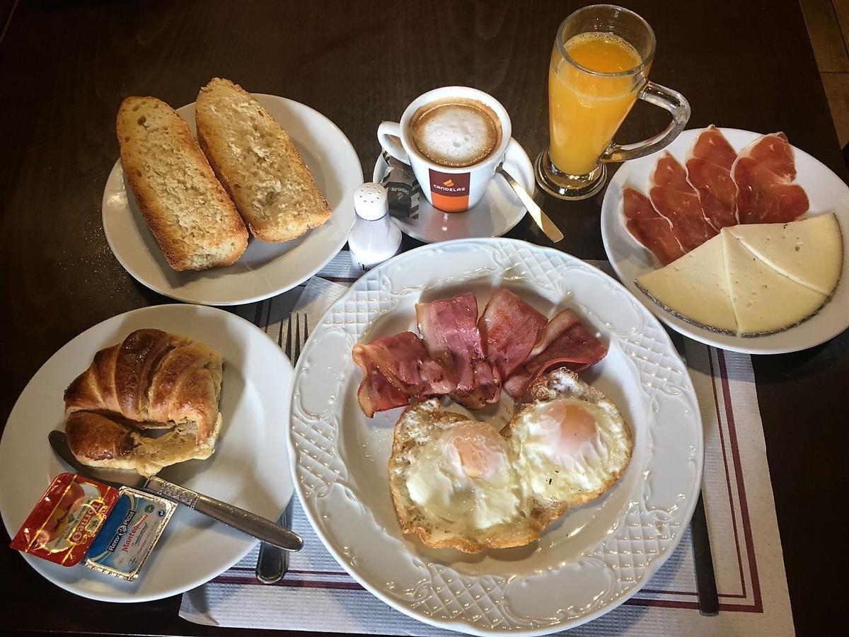 Hostal Mont Royal Alicante Ngoại thất bức ảnh