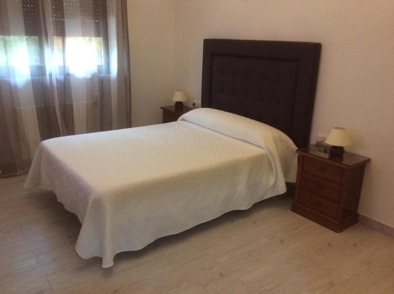 Hostal Mont Royal Alicante Ngoại thất bức ảnh