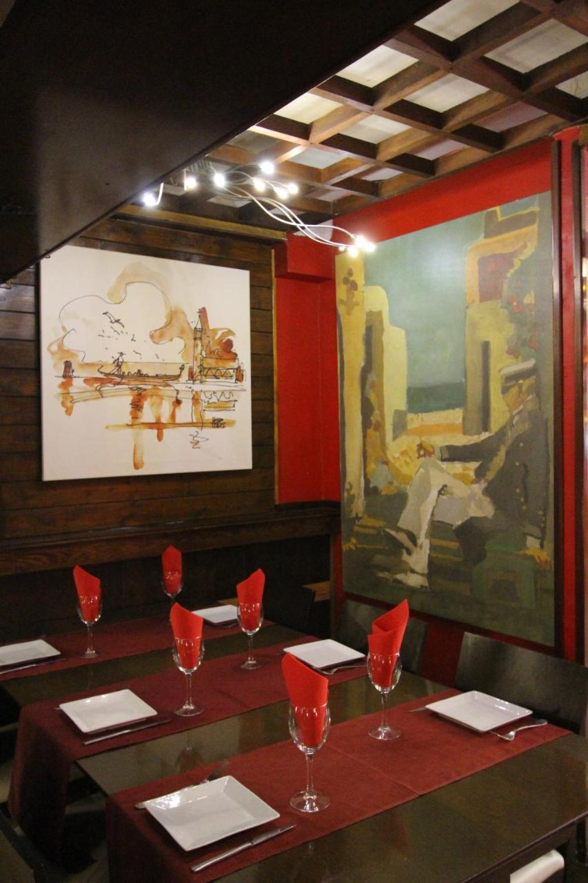 Hostal Mont Royal Alicante Ngoại thất bức ảnh